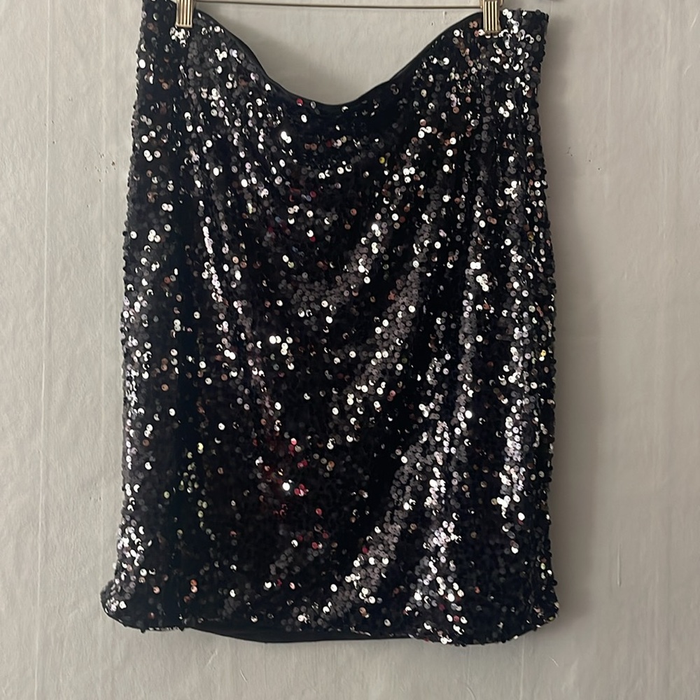 H&M Black and Silver Sequin Skirt size 2XL